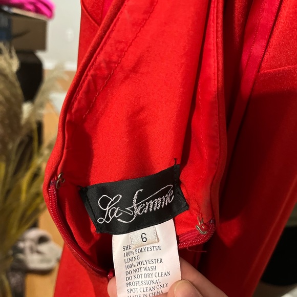 Red Beaded back detail prom dress - Picture 4 of 7